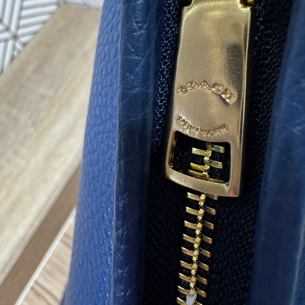 NWT Coach Jude Duffle Bag in Gold/Deep Blue - Picture 8 of 14